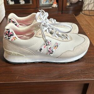 Size 8 1/2 new balance 515